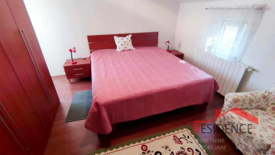 Apartma v Volmeju z bazenom, blizu morja