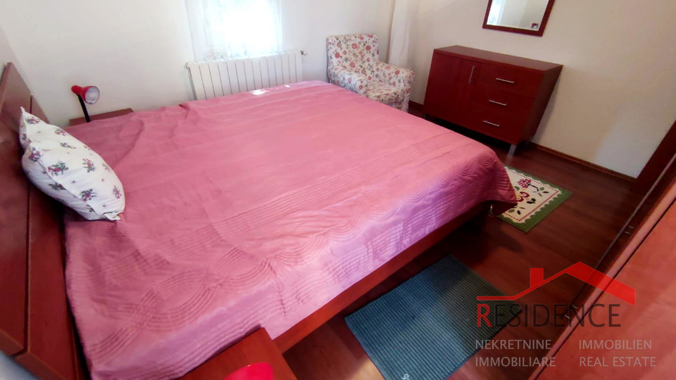 Apartma v Volmeju z bazenom, blizu morja