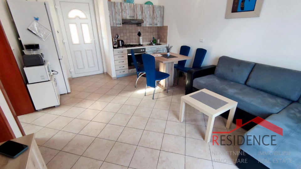 Apartma v Volmeju z bazenom, blizu morja