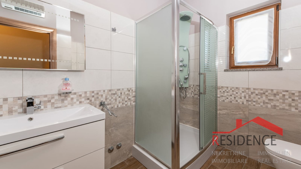 Apartman, Volme, Banjole, blizu morja, 1. nadstropje