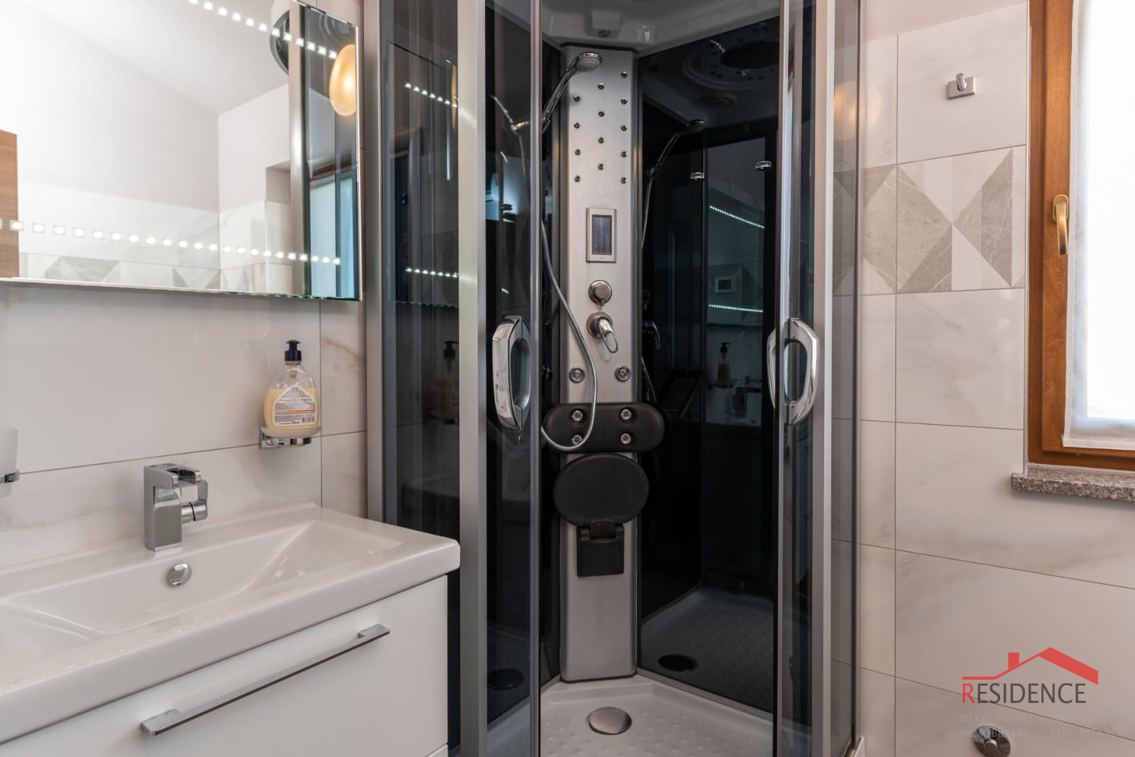 Banjole, Volme, schöne Wohnung im 2. Stock, Meerblick