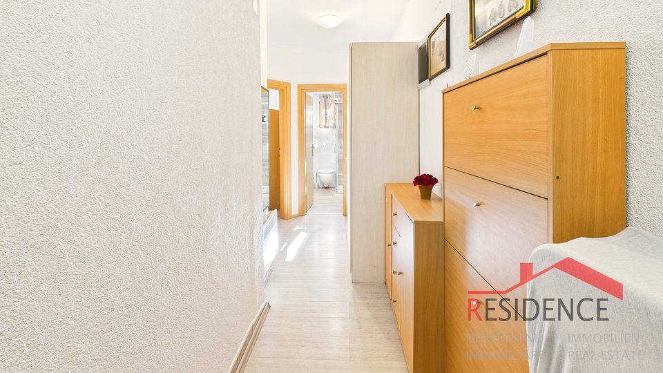 Exklusiver Verkauf einer Wohnung mit Garten in Banjole - Volme