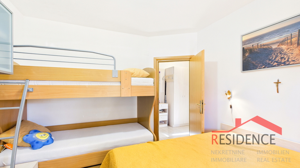 Ekskluzivna prodaja stana s vrtom u Banjolama - Volme