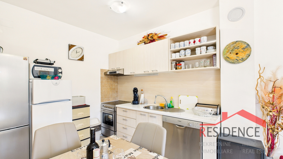 Ekskluzivna prodaja stana s vrtom u Banjolama - Volme