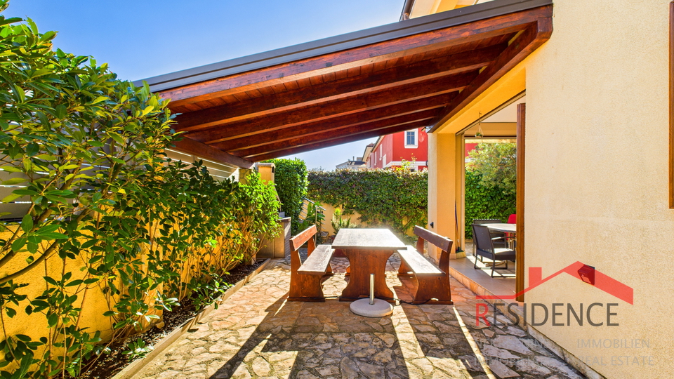 Exklusiver Verkauf einer Wohnung mit Garten in Banjole - Volme