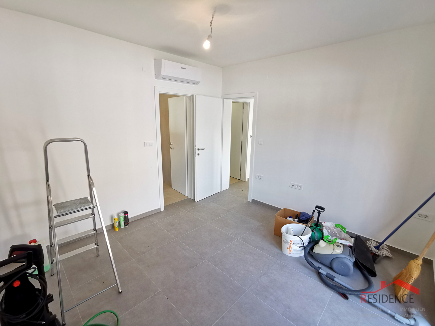 Juršići, Umgebung, neues Einfamilienhaus mit Swimmingpool