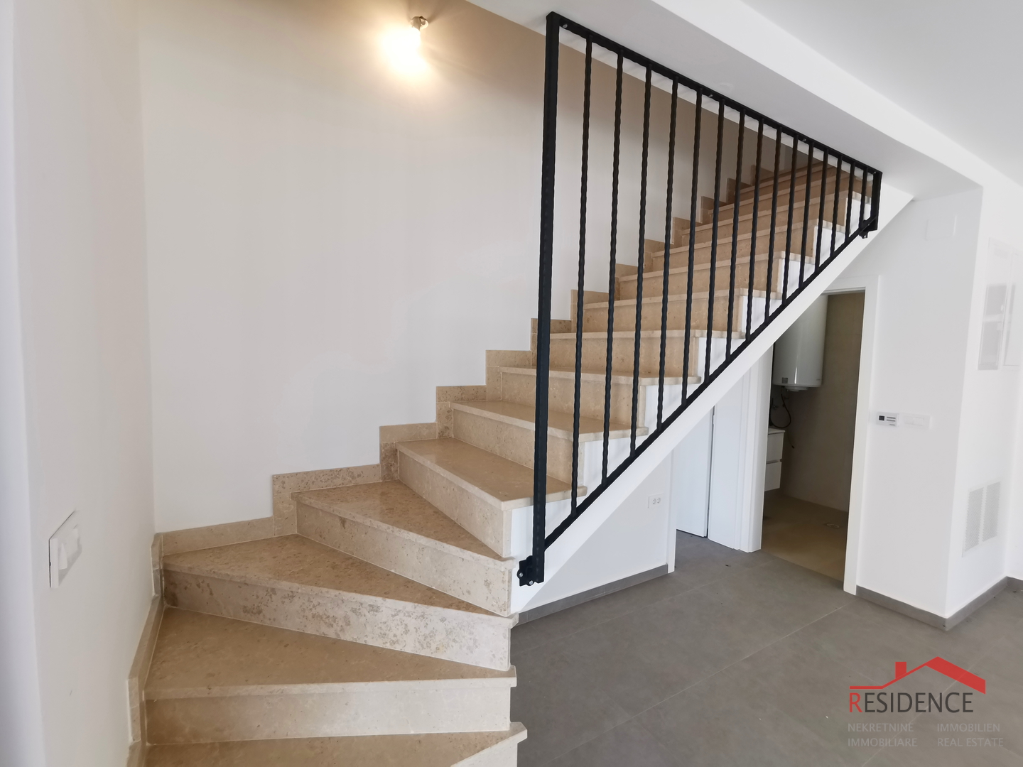 Juršići, Umgebung, neues Einfamilienhaus mit Swimmingpool