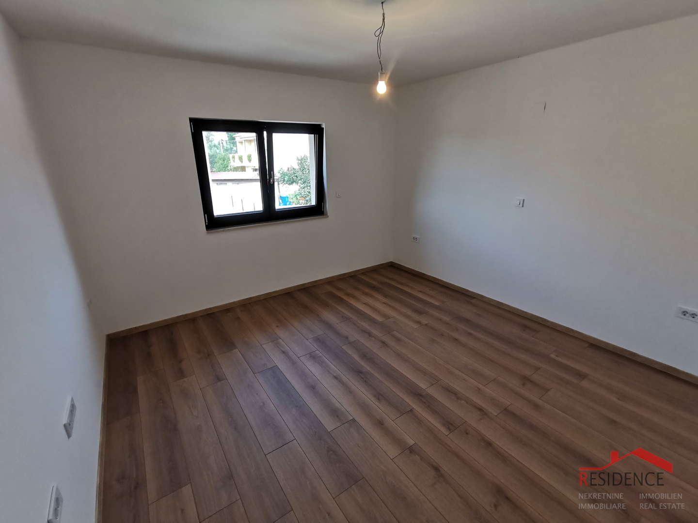 Juršići, Umgebung, neues Einfamilienhaus mit Swimmingpool