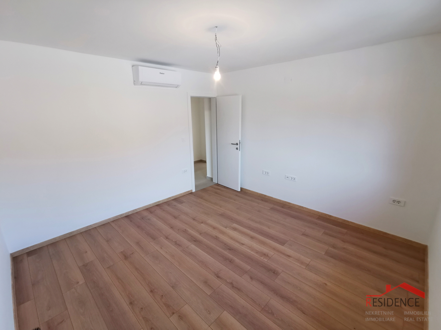 Juršići, Umgebung, neues Einfamilienhaus mit Swimmingpool