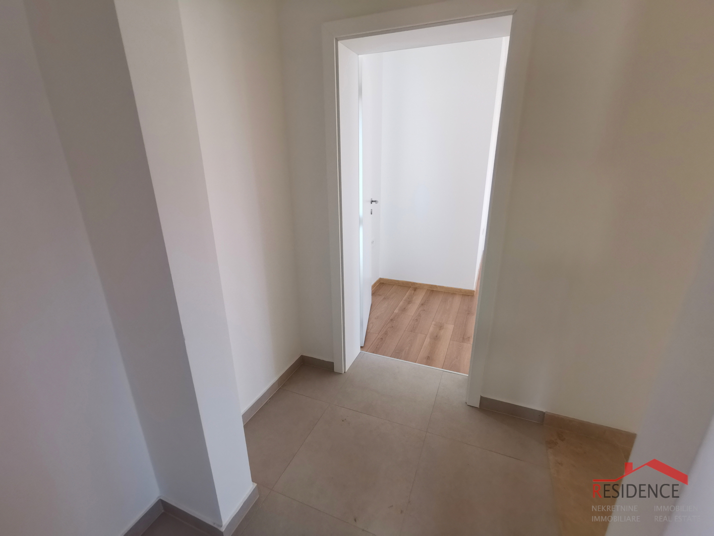 Juršići, Umgebung, neues Einfamilienhaus mit Swimmingpool