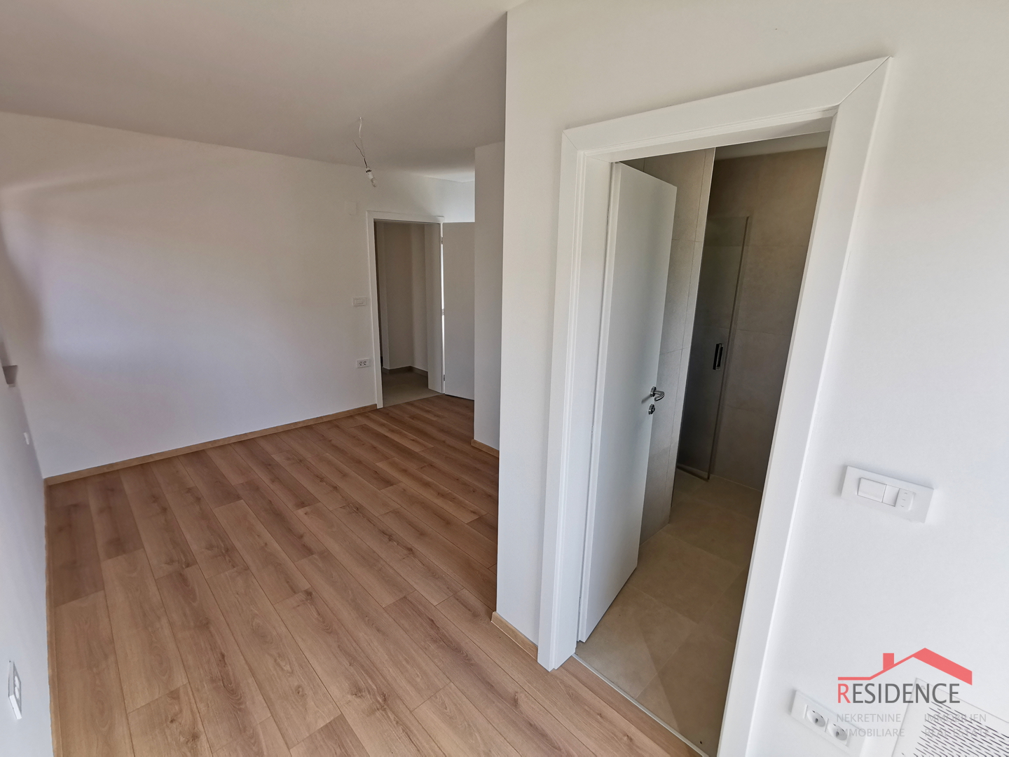 Juršići, Umgebung, neues Einfamilienhaus mit Swimmingpool