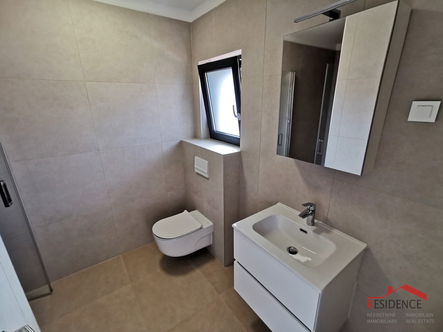 Juršići, Umgebung, neues Einfamilienhaus mit Swimmingpool