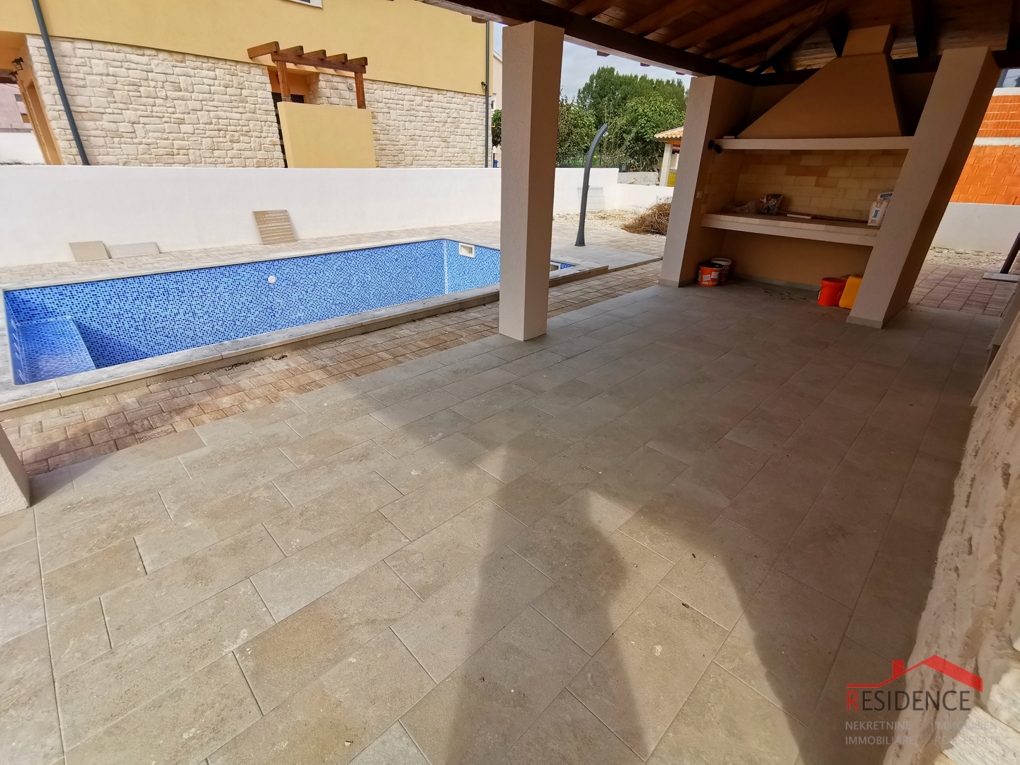 Juršići, Umgebung, neues Einfamilienhaus mit Swimmingpool