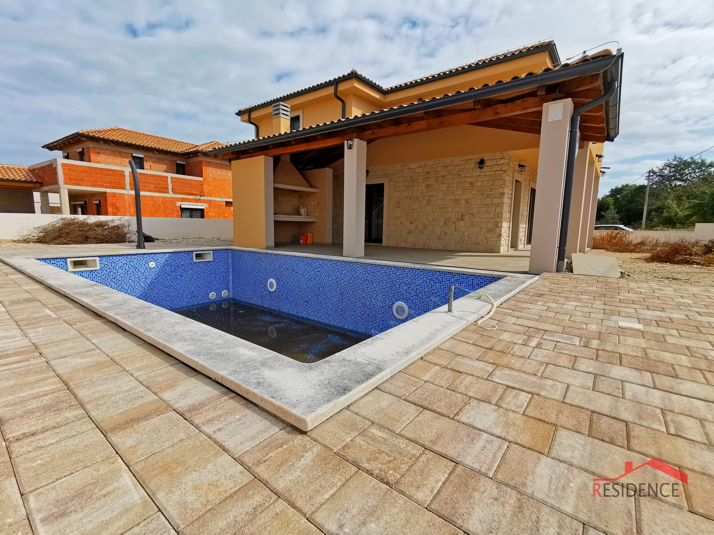 Juršići, Umgebung, neues Einfamilienhaus mit Swimmingpool