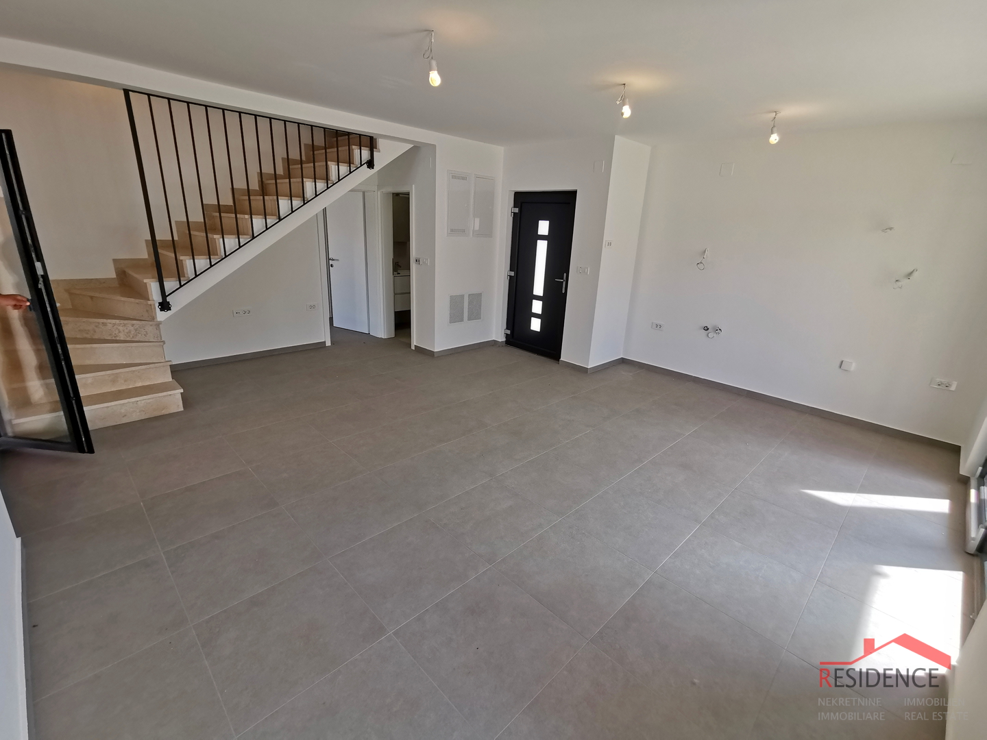 Juršići, Umgebung, neues Einfamilienhaus mit Swimmingpool