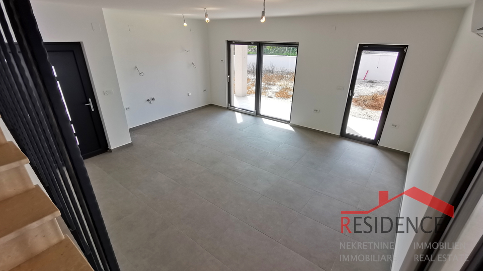 Juršići, Umgebung, neues Einfamilienhaus mit Swimmingpool