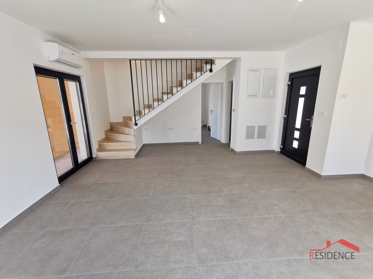 Juršići, Umgebung, neues Einfamilienhaus mit Swimmingpool