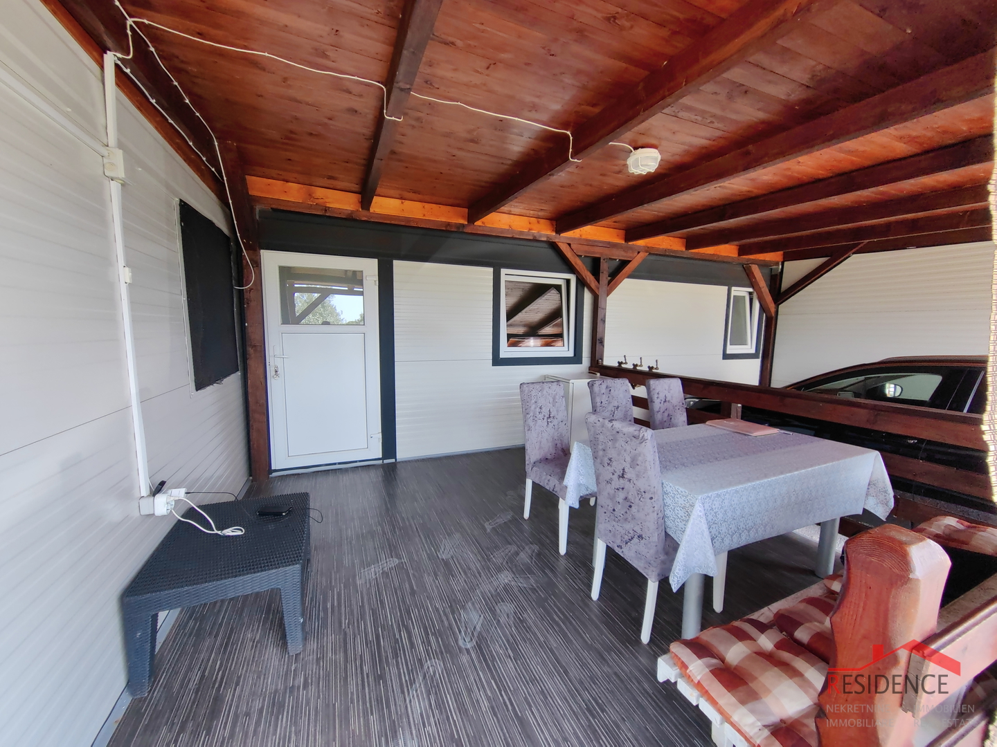 Ackerland in Fažana mit einem Wochenendhaus