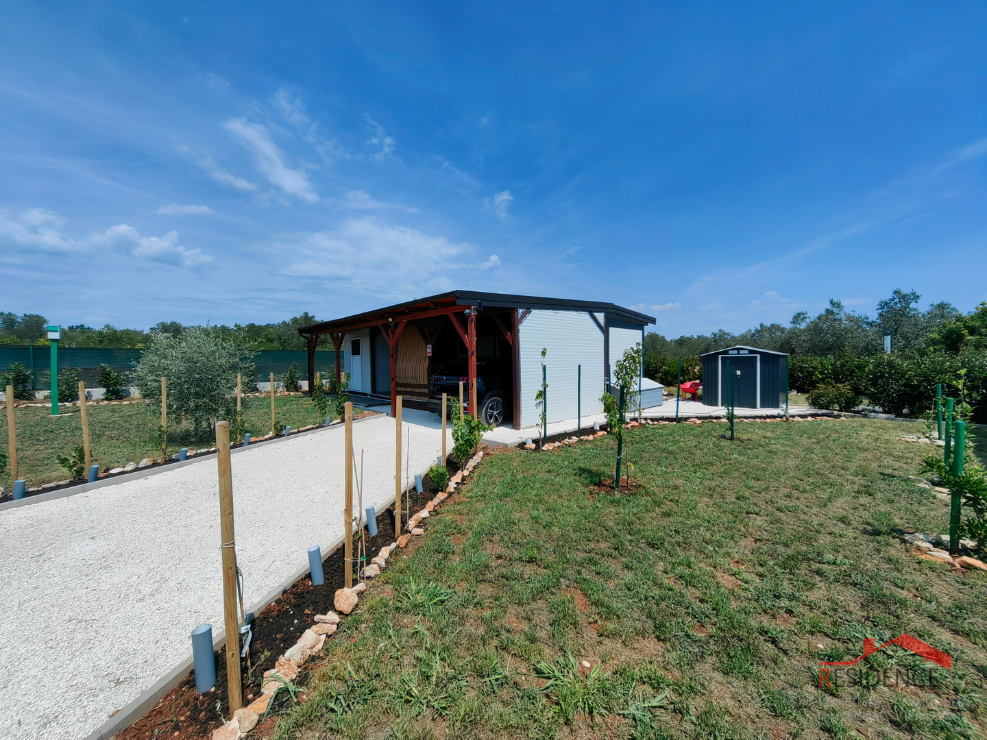 Ackerland in Fažana mit einem Wochenendhaus