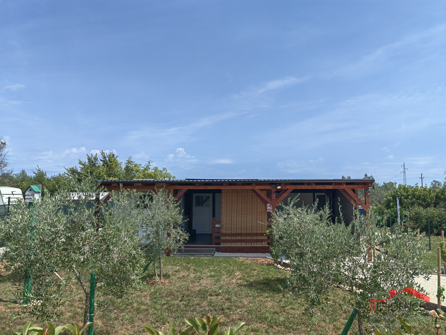 Ackerland in Fažana mit einem Wochenendhaus