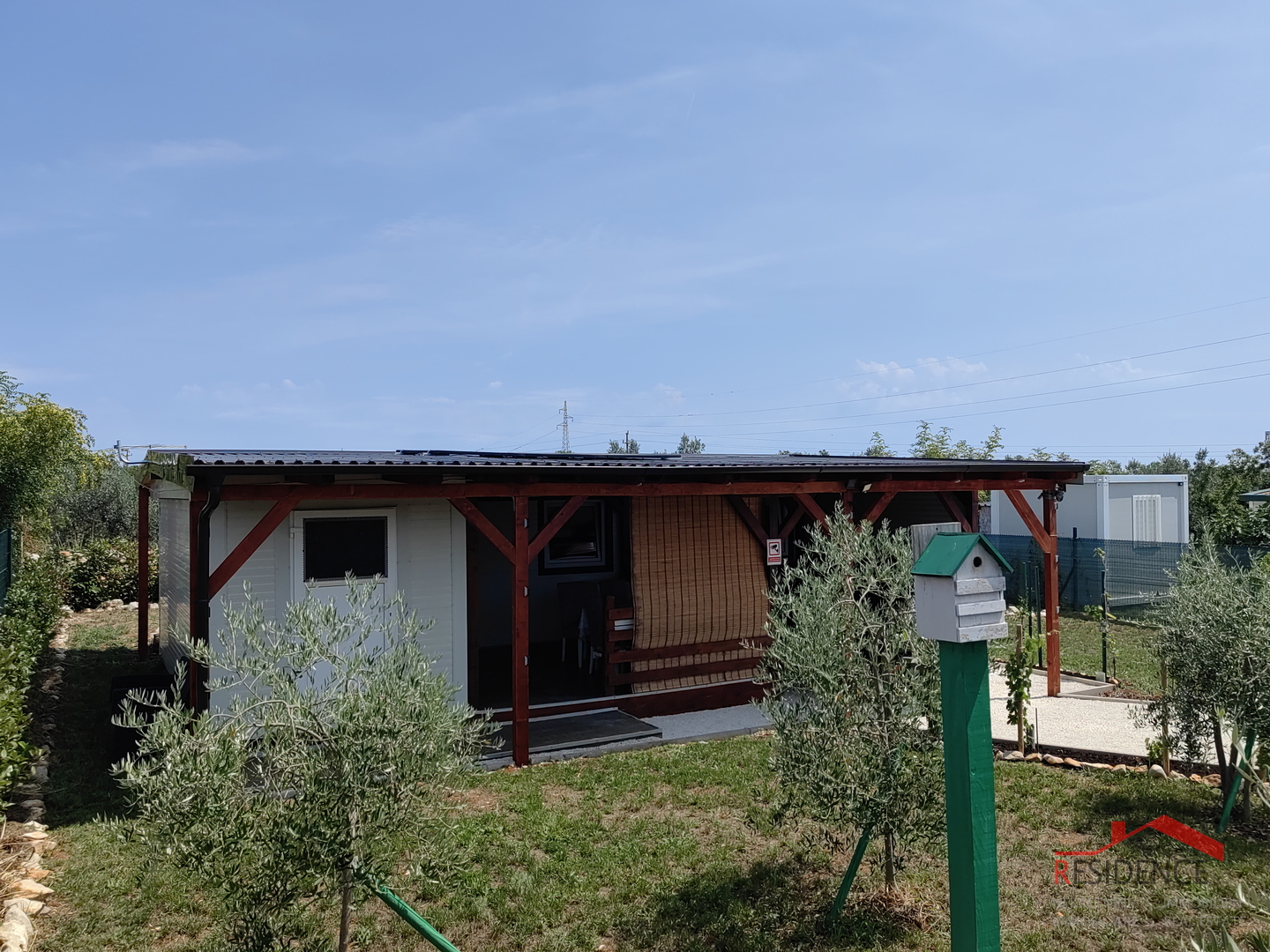 Ackerland in Fažana mit einem Wochenendhaus