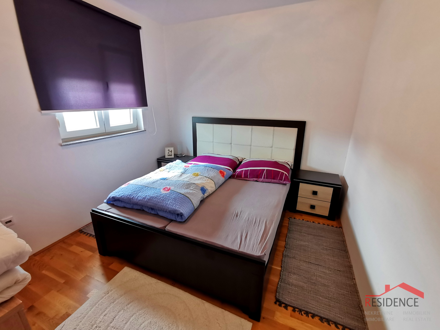 Galižana, zweistöckiges Haus, Garage