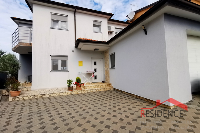 Galižana, kuća na dvije etaže, garaža