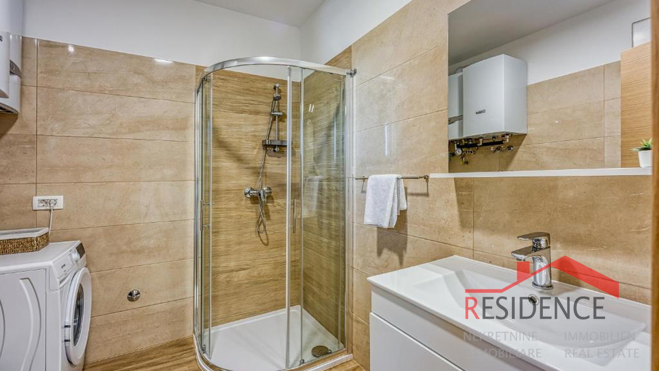 Galižana – A beautiful semi-detached house with a pool and a view of the sea