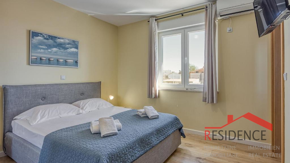 Galižana – A beautiful semi-detached house with a pool and a view of the sea