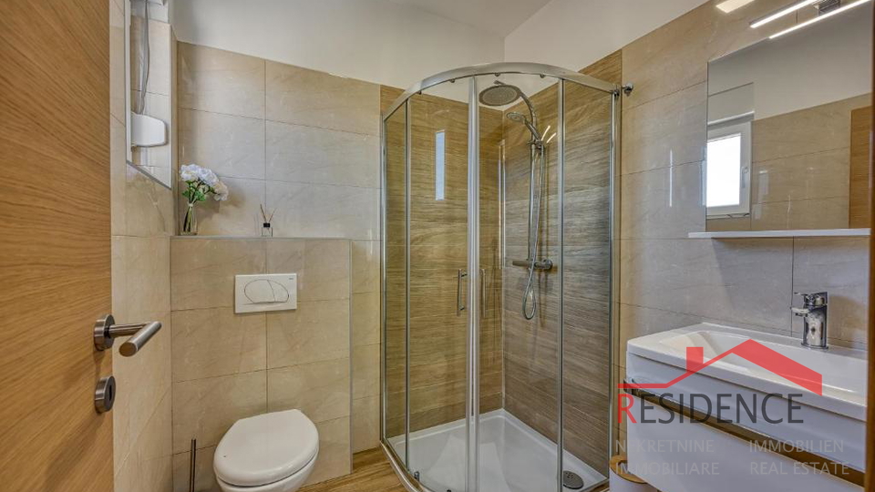 Galižana – A beautiful semi-detached house with a pool and a view of the sea