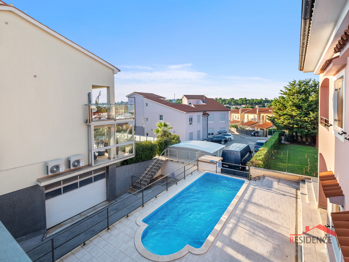 BANJOLE- VOLME, FIRST FLOOR APARTMENT, TWO STORY, SWIMMING POOL