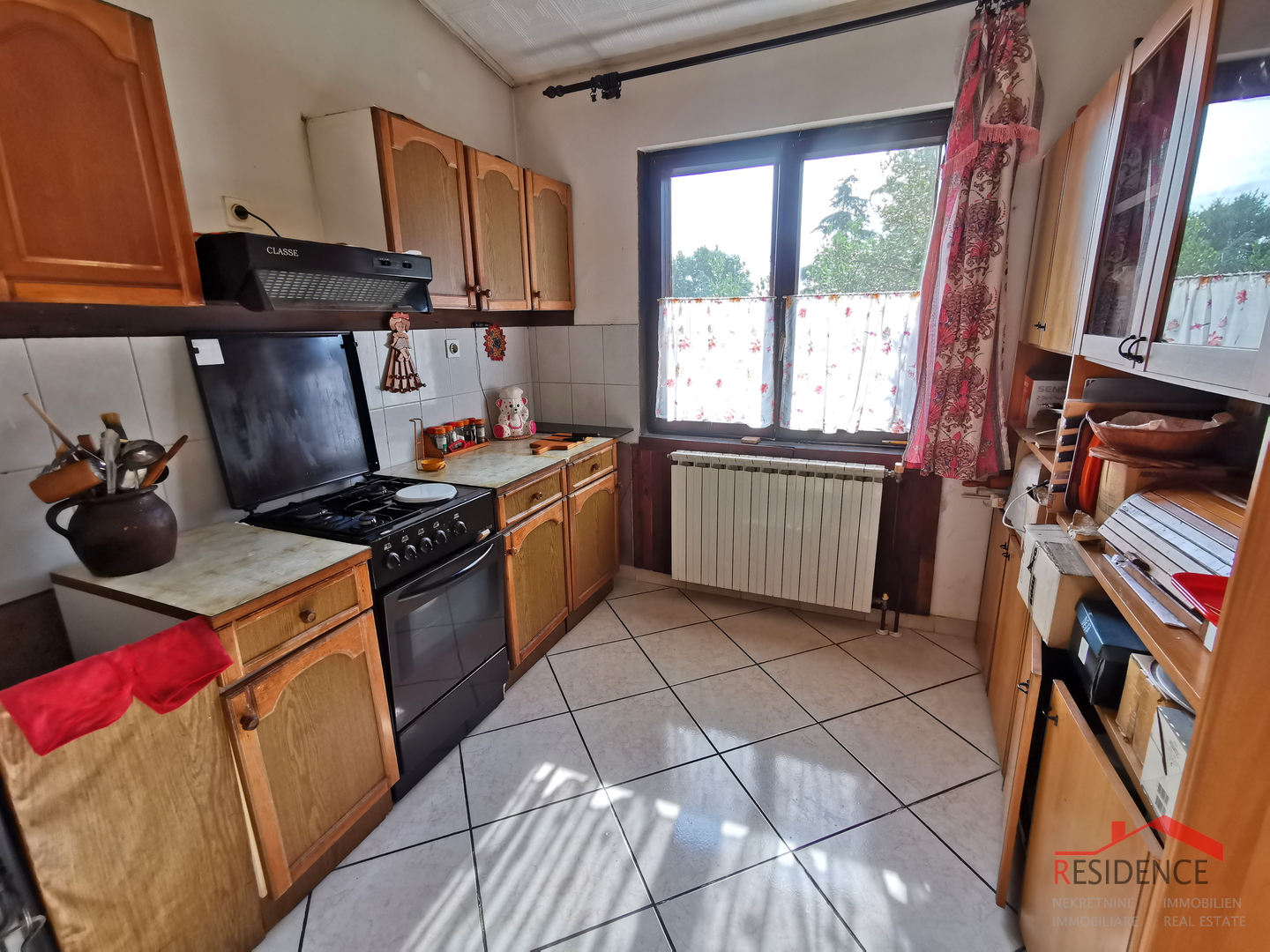 Kuća u Jadreškima,  stambeno - poslovne namjene