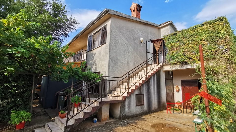 Haus in Jadreški, Wohn- und Gewerbezwecke