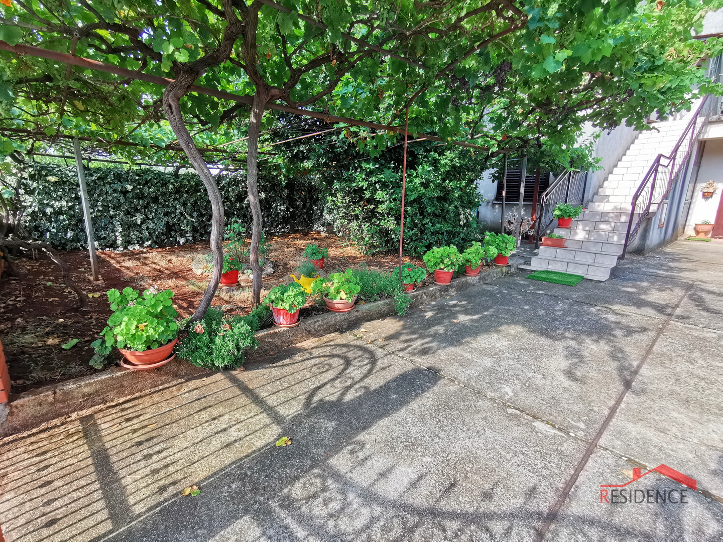 House in Jadreški, residential - commercial purposes