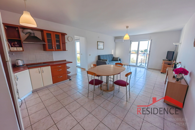 Ližnjan,dugoročan najam stana s dvije spavaće sobe