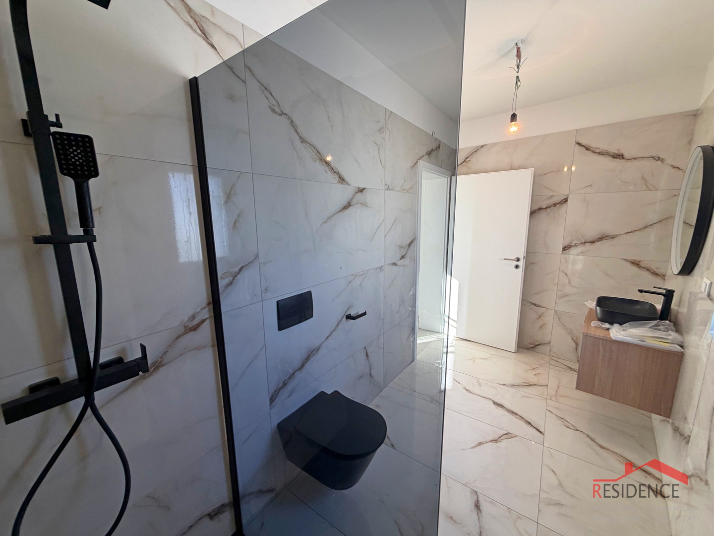 Ližnjan, moderna duplex kuća s bazenom