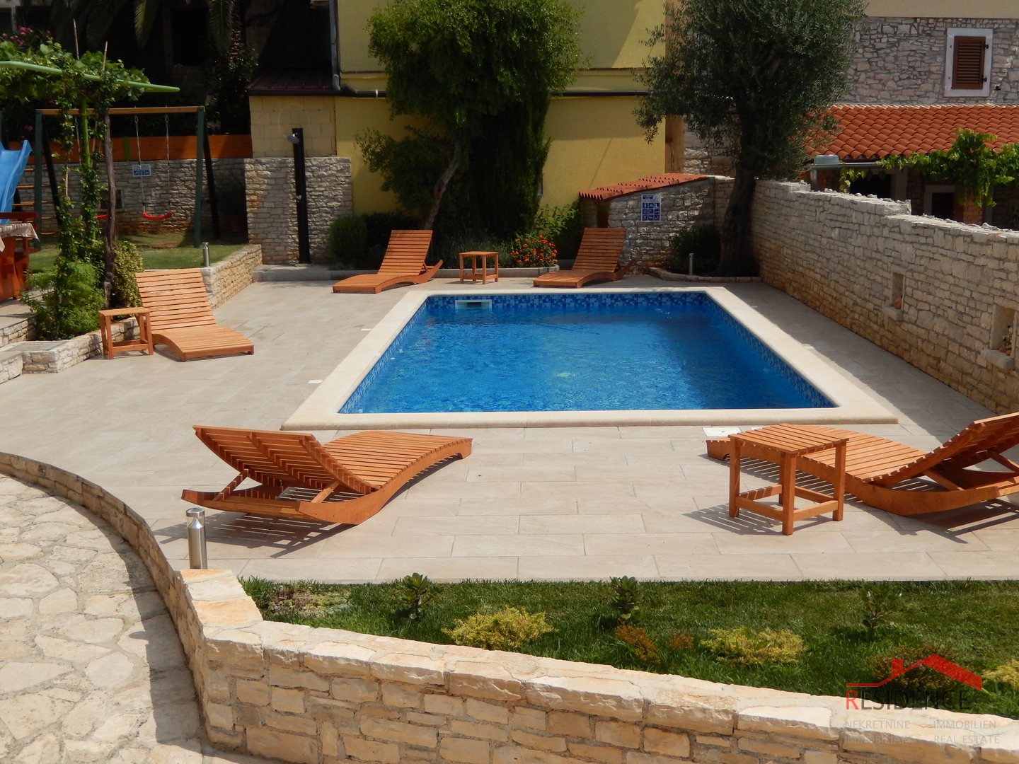 Beautiful Holiday House with Swimming Pool in Ližnjan