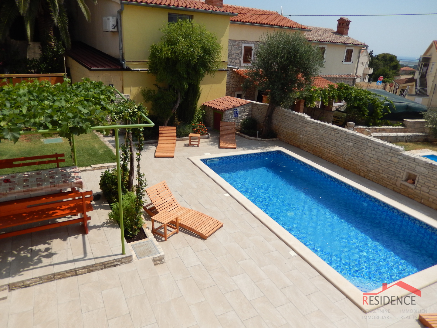 Beautiful Holiday House with Swimming Pool in Ližnjan