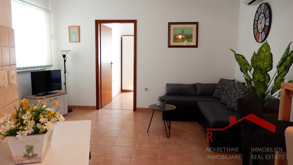 Sch&ouml;nes Ferienhaus mit Swimmingpool in Li&zcaron;njan