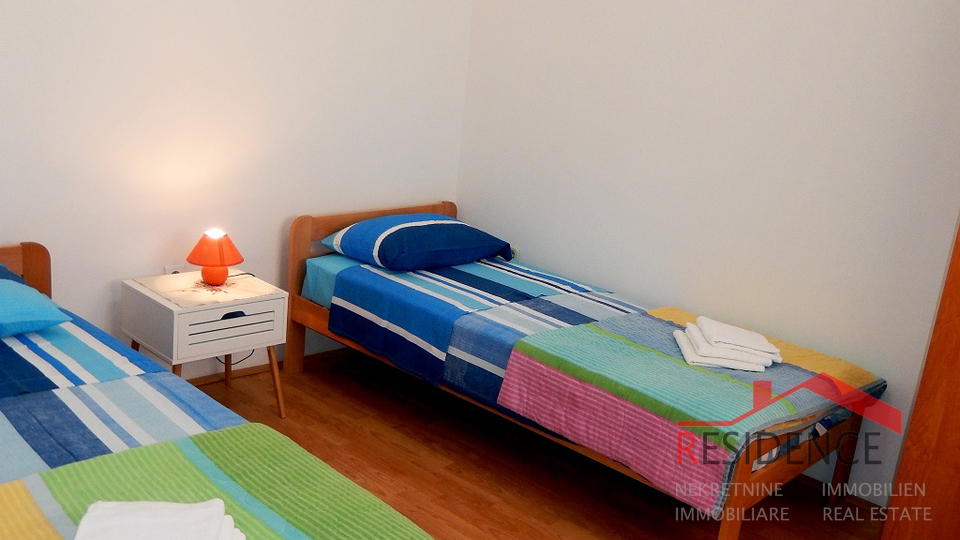 Sch&ouml;nes Ferienhaus mit Swimmingpool in Li&zcaron;njan