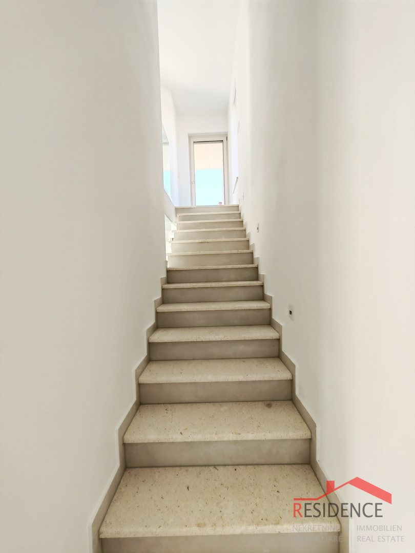 Ližnjan, nova villa s bazenom i pogledom na more