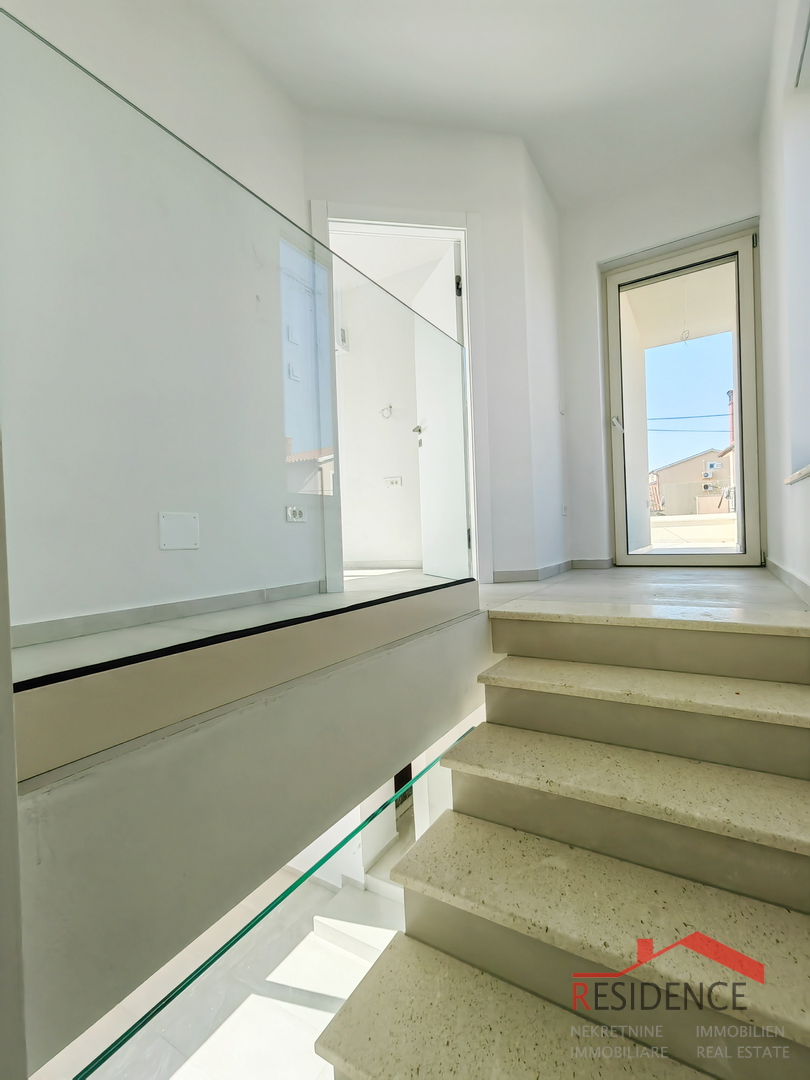 Ližnjan, nova villa s bazenom i pogledom na more