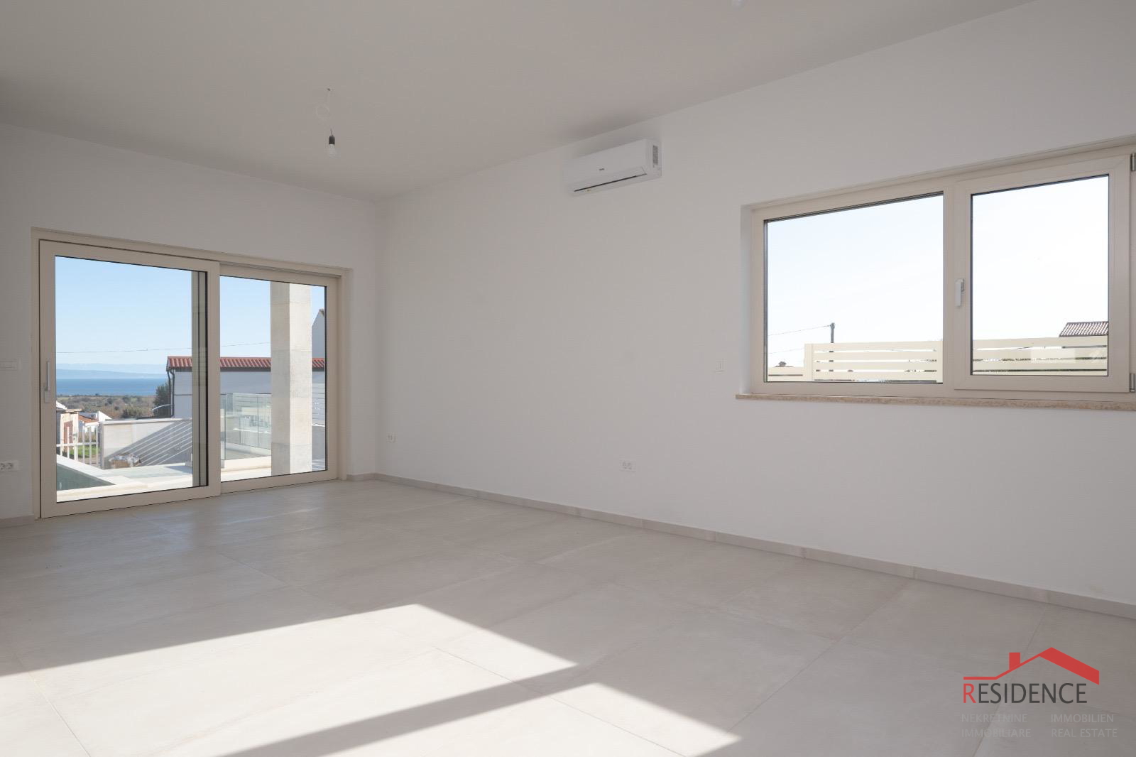 Ližnjan, nova villa s bazenom i pogledom na more