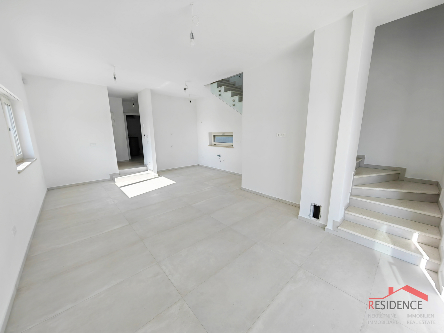 Ližnjan, nova villa s bazenom i pogledom na more