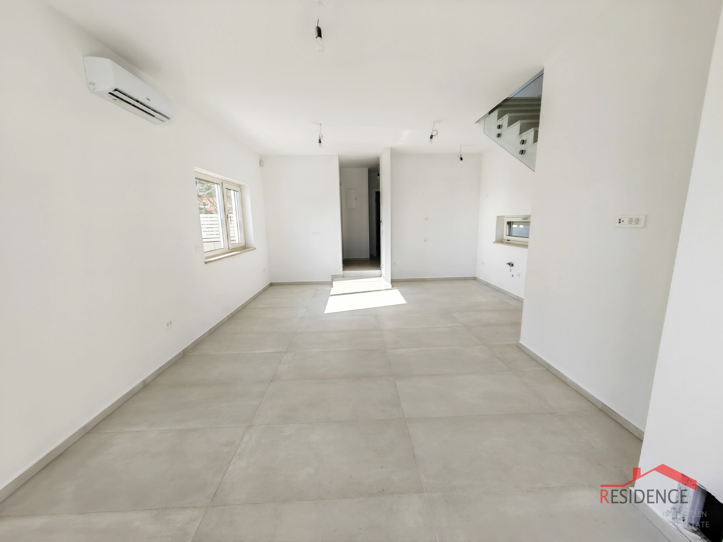 Ližnjan, nova villa s bazenom i pogledom na more