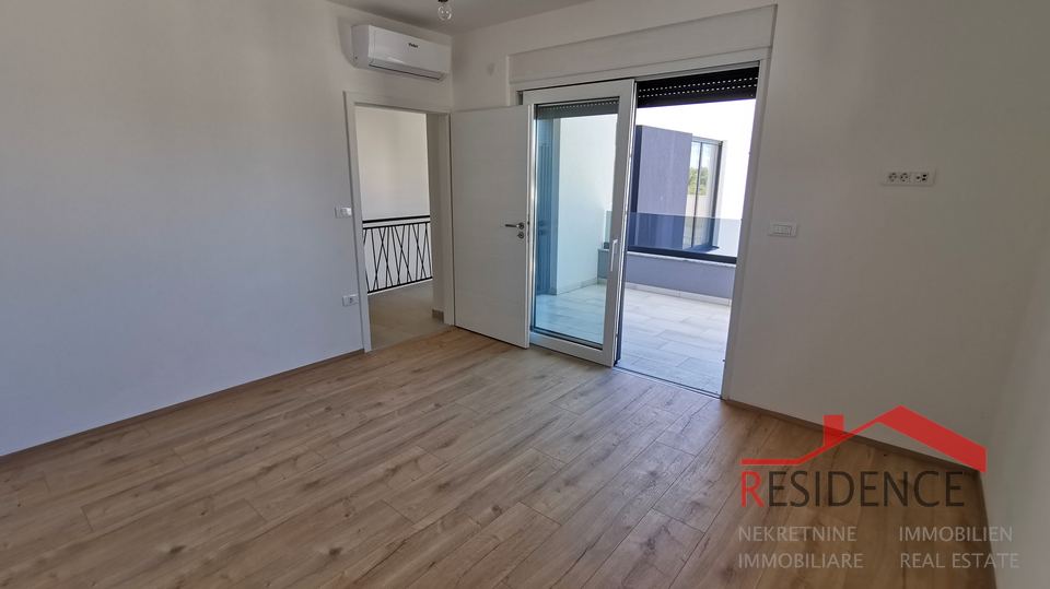 Ližnjan, modern duplex house with swimming pool