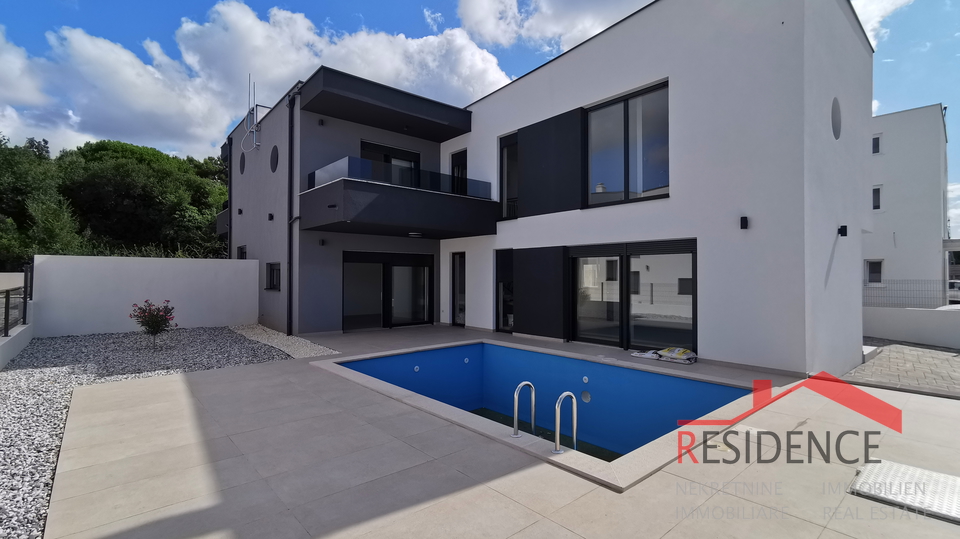 Ližnjan, modern duplex house with swimming pool