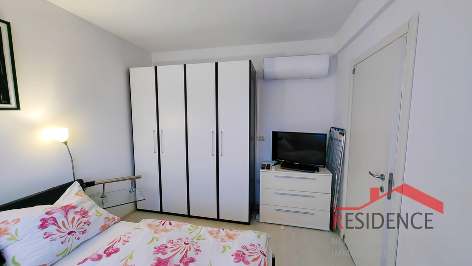 Medulin&comma; prekrasan stan u prvom redu do mora