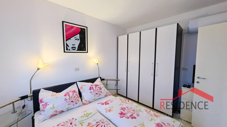 Medulin&comma; prekrasan stan u prvom redu do mora