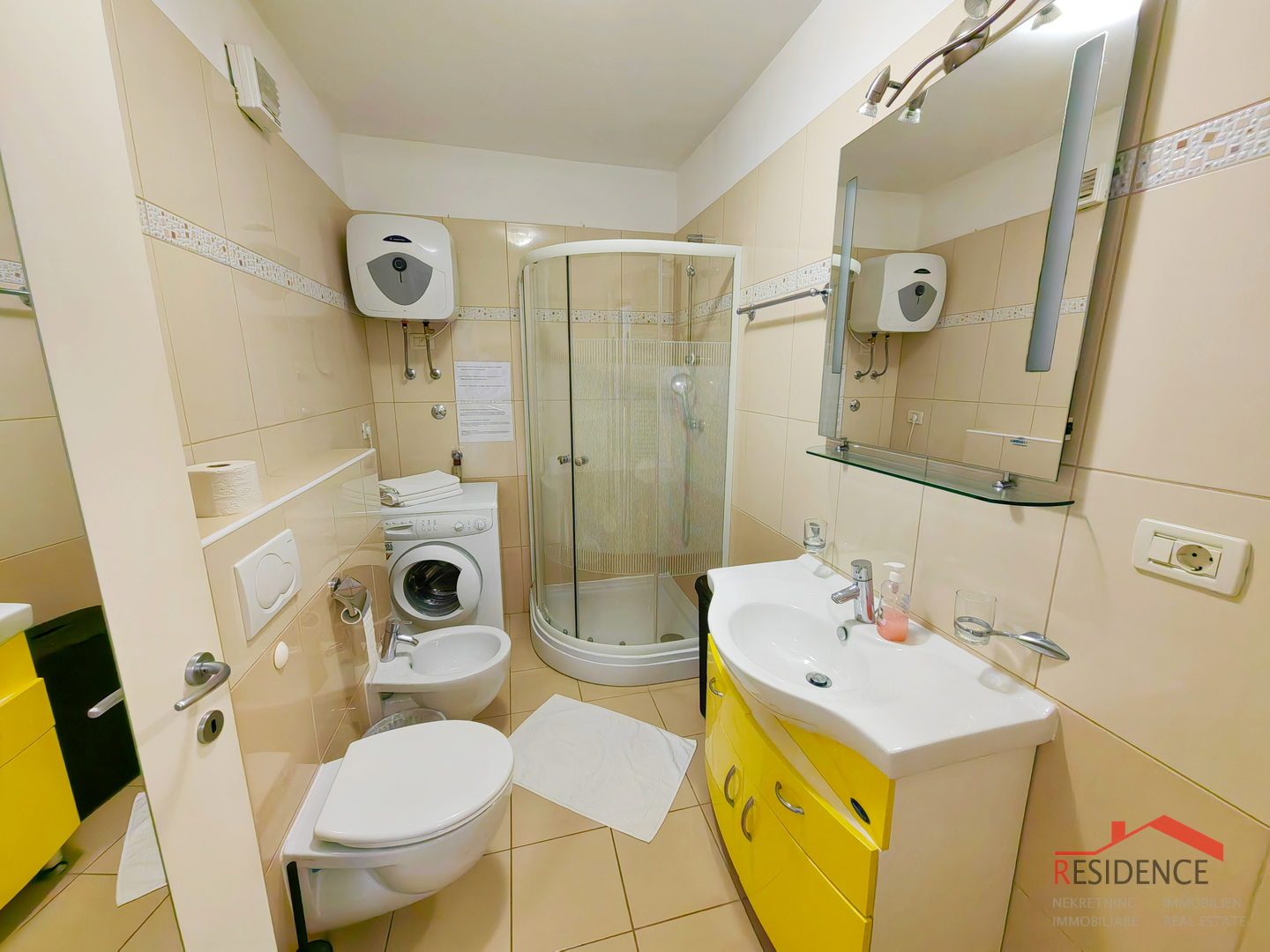 Medulin – Beautiful apartment first row to the sea